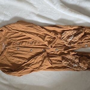 Posh Peanut Snap Footie